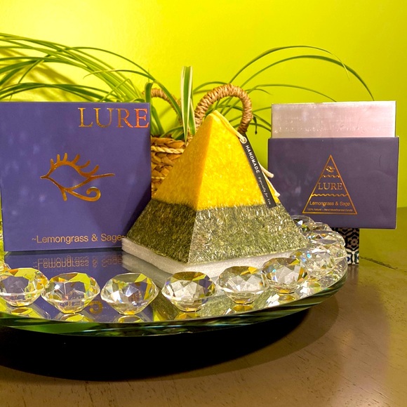 HANDmade LURE's Pyramid Candle Infused w/ Lemongrass & Sage Essential Oils & Gem - Picture 3 of 4